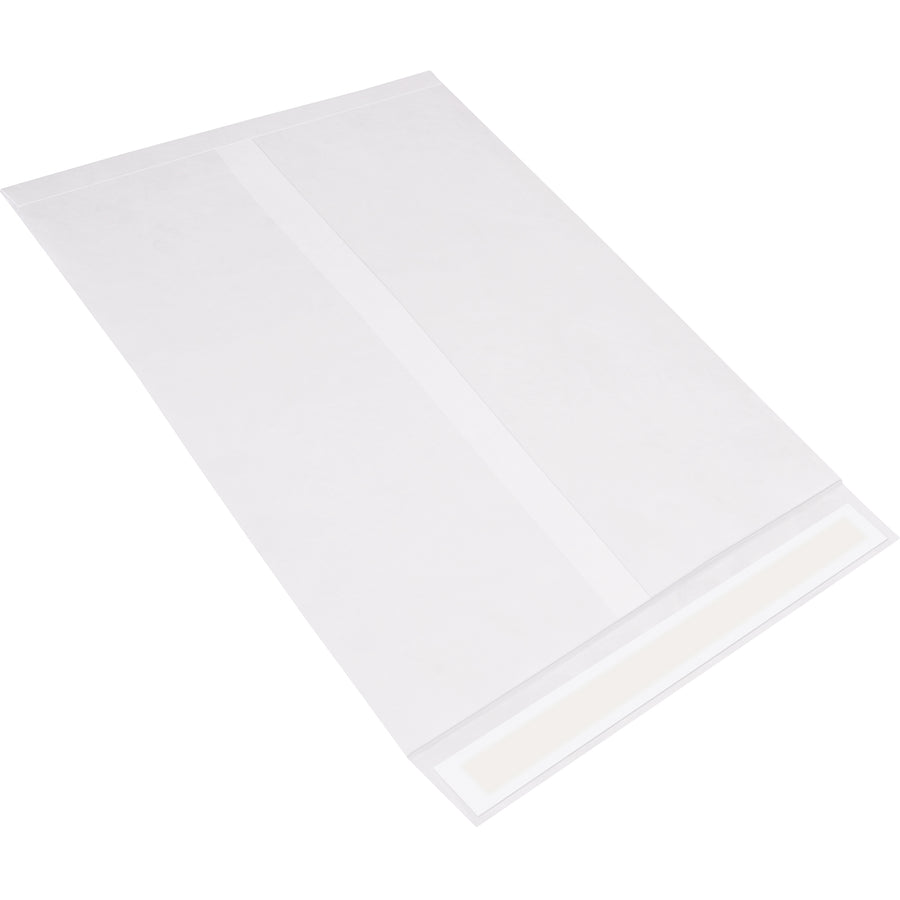 Industrial-strength white Tyvek self-seal mailers built to protect high-value shipments. 23" x 18" flat envelopes made from 14 lb. olefin material–10x stronger than paper alternatives with superior moisture and tear resistance. Ships in convenient cases of 100.