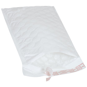 Jiffy Tuffgard Extreme® bubble lined poly mailers deliver twice the protection of standard mailers in a lightweight, cost-effective design. Each 7.25" x 12" self-seal mailer features 5/16" bubble cushioning ideal for phones, jewelry, and fragile electronics. Ships case of 50.