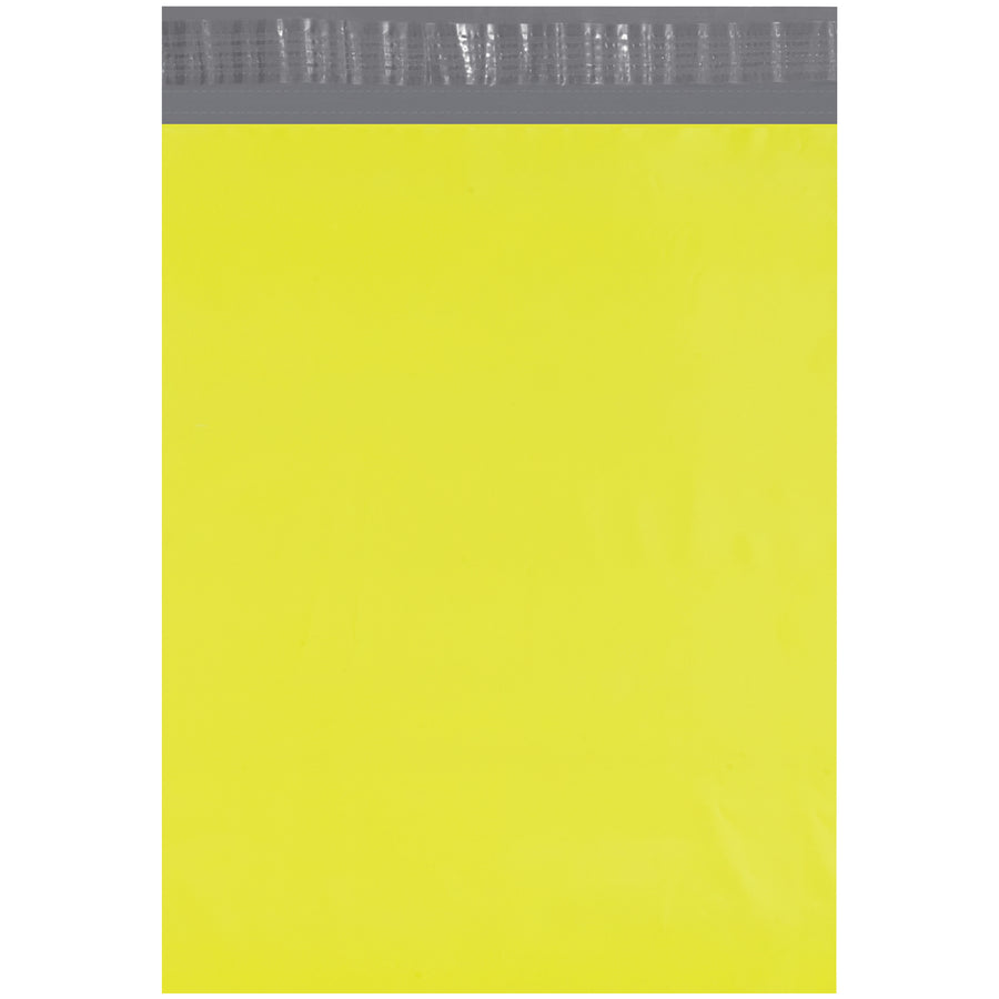 Professional 12x15.5" yellow poly mailers with self-seal closure protect your shipments from moisture, tears, and tampering. 2.5 mil puncture-resistant polyethylene in a case of 100. Silver inner lining accepts labels, stamps, and ink for branded presentation.