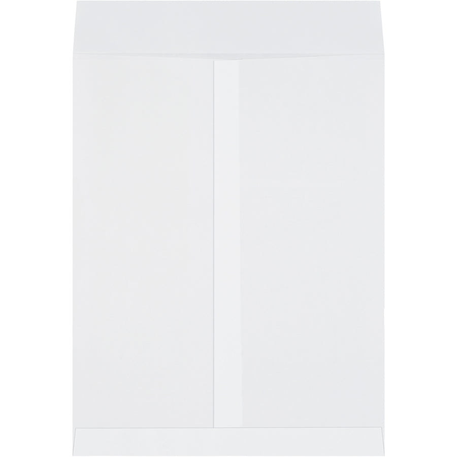 Ship oversized documents safely with Packrift's 18x14 white jumbo envelopes–built from durable 28lb paper stock to handle high-volume mailroom operations. Ungummed flaps enable cost-effective reuse across multiple shipments. Each case contains 250 envelopes for reliable, bulk-ready packaging compliance.
