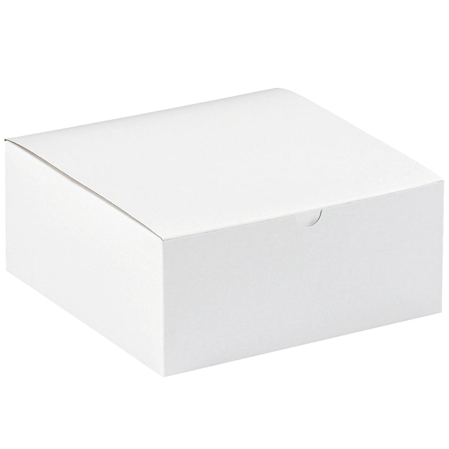 Move retail goods and gifts faster with our 8x8x3.5" white fibreboard gift boxes. One-piece construction sets up in seconds with no assembly hassle. Ships and stores flat for maximum warehouse efficiency–100 boxes per case.
