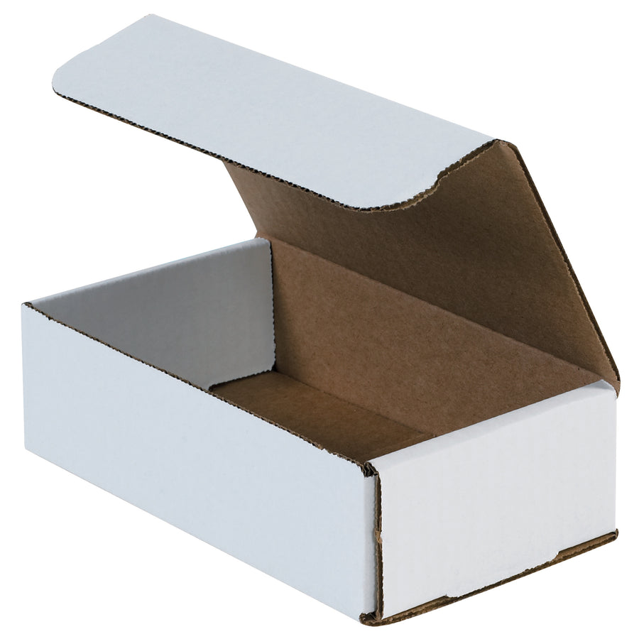 Ship lightweight items safely with ECT-32-B white corrugated mailers that crush-proof your shipments instantly. One-piece fold-and-tuck design‚no tape, glue, or staples required. Bundle of 50 mailers saves on freight and material costs per unit.