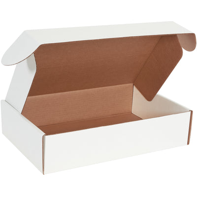 Ship important documents with professional confidence. These 17 1/8x11 1/8x4" white corrugated literature mailers feature protective side flaps, front locking tabs, and crush-resistant ECT-32-B construction. Fold-and-tuck design assembles in seconds without tape, glue, or staples‚sold 50 per bundle.