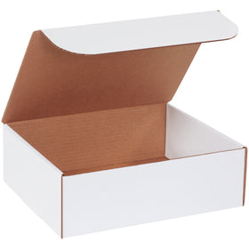Ship catalogs, brochures, and marketing materials in professional style with these 12x10x4" white corrugated literature mailers. Strong ECT-32-B construction eliminates crush damage, while tool-free fold-and-tuck assembly saves you time and money. Bundle of 50 boxes ready to use‚no additional supplies needed.