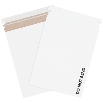 Packrift's 9x11.5" Stayflats¬Æ do not bend mailers combine professional protection with cost-effective shipping for e-commerce brands. White recycled paperboard construction with self-seal, pressure-sensitive closure and pre-printed Do Not Bend messaging. Sold by the case (100 units).