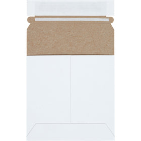Professional-grade 5 1/8" x 5 1/8" white self-seal Stayflats Plus mailers built from sturdy .020 chipboard–no additional stiffeners required. Peel-and-seal closure with easy-tear pull tab strip ensures reliable sealing and effortless opening. Sold as a case of 200 mailers.