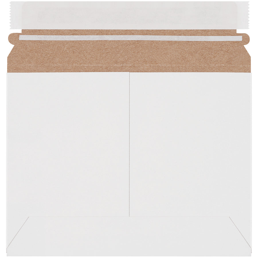 Ship smart with these 6x8 white self-seal stayflat mailers–lightweight chipboard construction cuts shipping costs while maintaining professional presentation. Pressure-sensitive closure with tear strip ensures secure, tamper-evident sealing. Case of 200 mailers made from 100% recycled, recyclable material.
